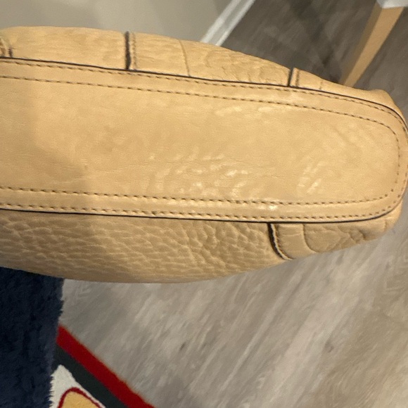Vintage Coach Madison light tan pebbled leather shoulder/crossbody bag - Picture 14 of 17